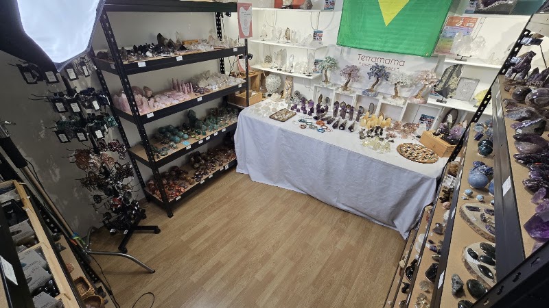 SHOWROOM Terramama - Pierres naturelles & minéraux d'exception pour la lithothérapie