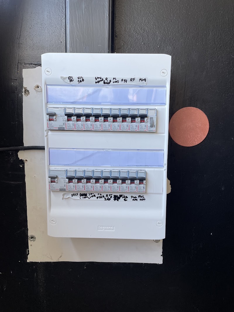 MKD Electricité | Rénovation électrique | Dépannage d'urgence | Électricien à Lille