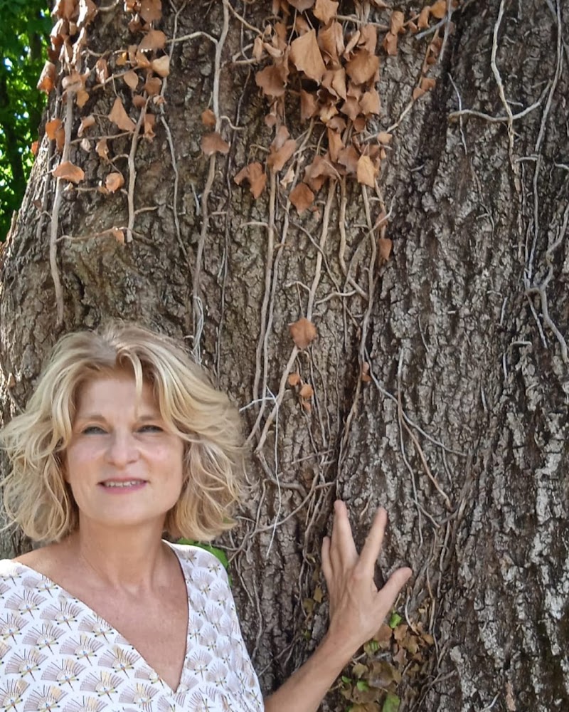 Isabelle D'INGEO, thérapeute holistique en soins énergétiques & spirituels