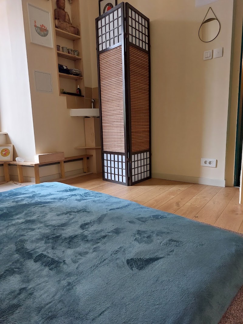 Patricia jacopin - Praticienne en Shiatsu & Qi Nei Tsang + cours de Do in + Hypnose - Les mains sages