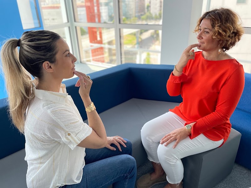 Olivia Harounian | Coach de vie, Praticienne EFT, Access Bars , Maître Reiki