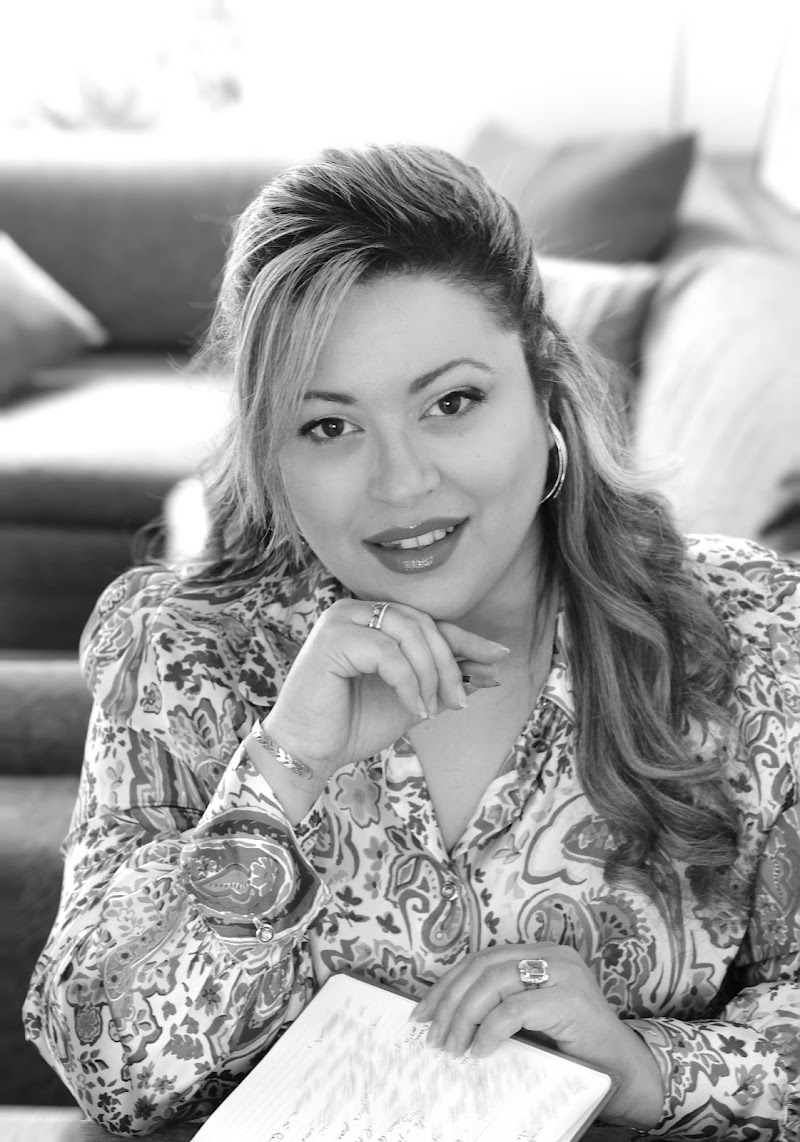 Faïza Ferrari Thérapeute - Émotions, Conflits & Confiance en Soi