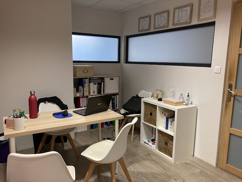 Angélique CAUBRIERE, Naturopathe FENA à Vannes - Spécialisée problèmes digestifs - Nutrition - Micronutrition - Phytothérapie
